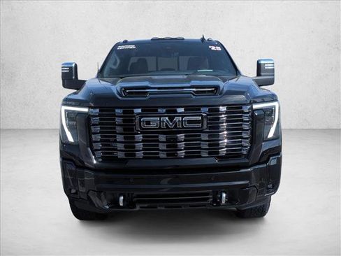 Used 2025 GMC Sierra 2500 Denali Ultimate image 2