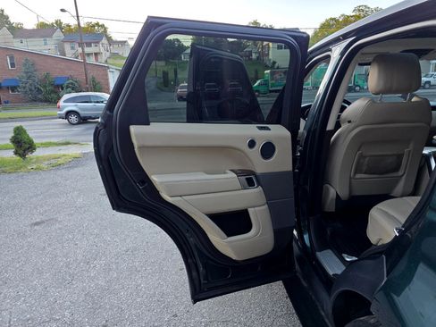 Used 2014 Land Rover Range Rover Sport HSE image 12