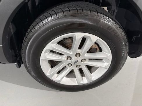 Used 2016 Ford Explorer XLT w/ Equipment Group 202A FWD image 7