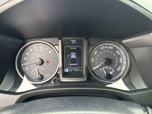 Used 2018 Toyota Tacoma TRD Sport image 35
