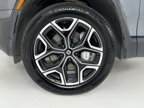 Used 2025 Rivian R1S Adventure AWD/4WD image 11