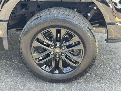 Used 2024 Ford F150 Lariat AWD/4WD image 10