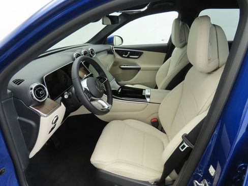 Certified 2025 Mercedes-Benz GLC 300 image 20