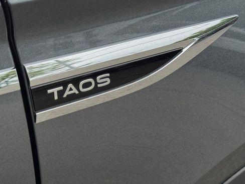 Used 2023 Volkswagen Taos SE AWD/4WD image 8