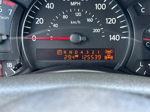 Used 2005 Nissan Titan SE AWD/4WD image 13