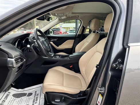 Used 2019 Jaguar F-PACE Premium image 10