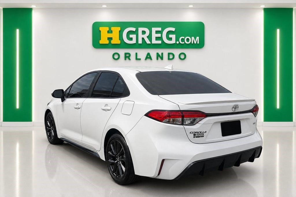 Used 2024 Toyota Corolla SE FWD image 2