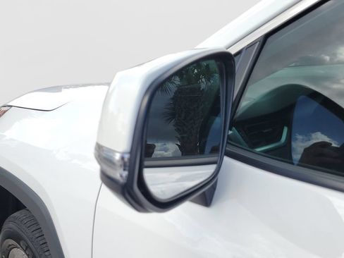 Used 2025 Toyota RAV4 XLE FWD image 26