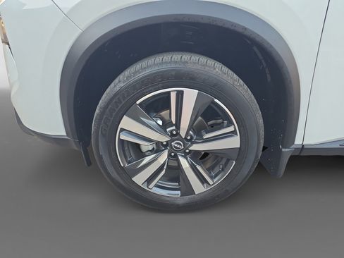 Used 2024 Nissan Rogue SL image 9