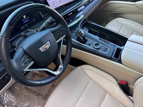 Certified 2024 Cadillac Escalade Premium Luxury image 9