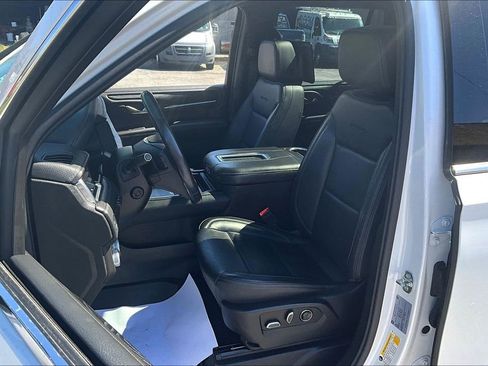 Used 2021 GMC Yukon Denali w/ Denali Premium Package AWD/4WD image 23