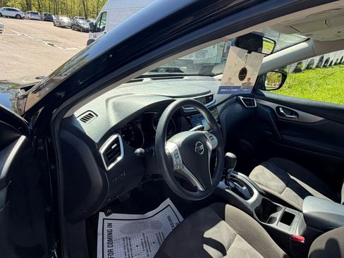 Used 2016 Nissan Rogue S AWD/4WD image 9