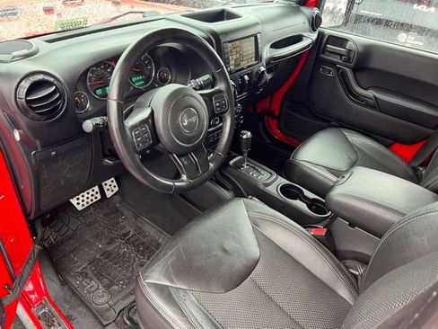 Used 2015 Jeep Wrangler Unlimited Sahara w/ Quick Order Package 24X AWD/4WD image 16