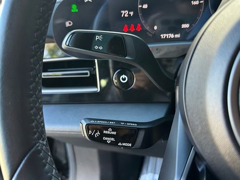 Used 2022 Porsche Taycan image 26