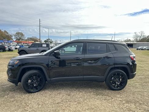 New 2026 Jeep Compass Latitude AWD/4WD image 17