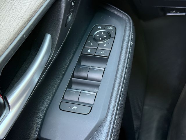 Used 2024 Toyota Grand Highlander AWD image 23