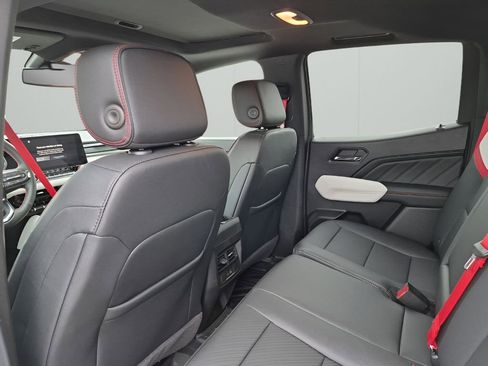 New 2026 GMC Canyon AT4X image 18