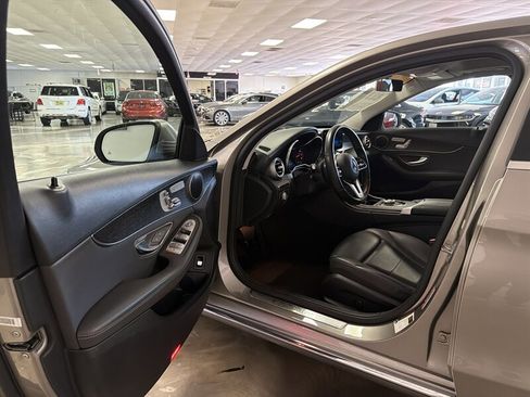 Used 2019 Mercedes-Benz C 300 Sedan w/ Premium Package image 16