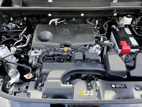 Used 2025 Toyota RAV4 XLE AWD/4WD image 32