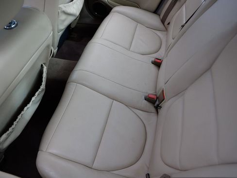 Used 2004 Jaguar XJ8 image 10