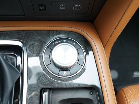 Used 2023 INFINITI QX80 Sensory w/ All-Season Package image 41