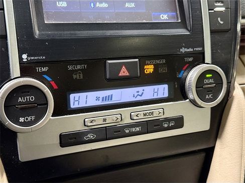 Used 2014 Toyota Camry XLE image 15
