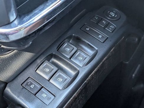Used 2016 GMC Sierra 2500 Denali w/ Duramax Plus Package AWD/4WD image 10
