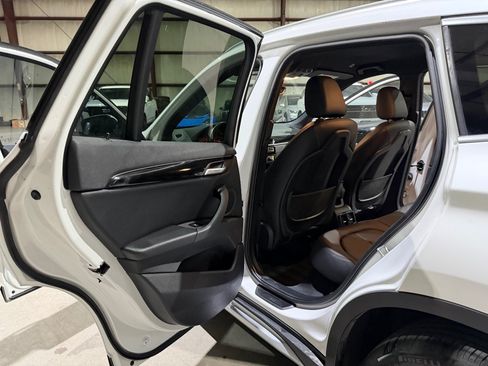 Used 2018 BMW X1 sDrive28i FWD image 16