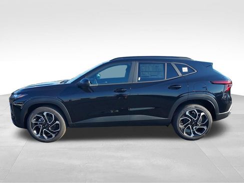 New 2026 Chevrolet Trax RS w/ Driver Confidence Package FWD image 2