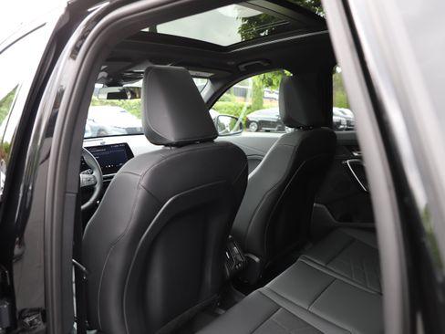 Used 2025 BMW X1 xDrive28i w/ Convenience Package AWD/4WD image 12