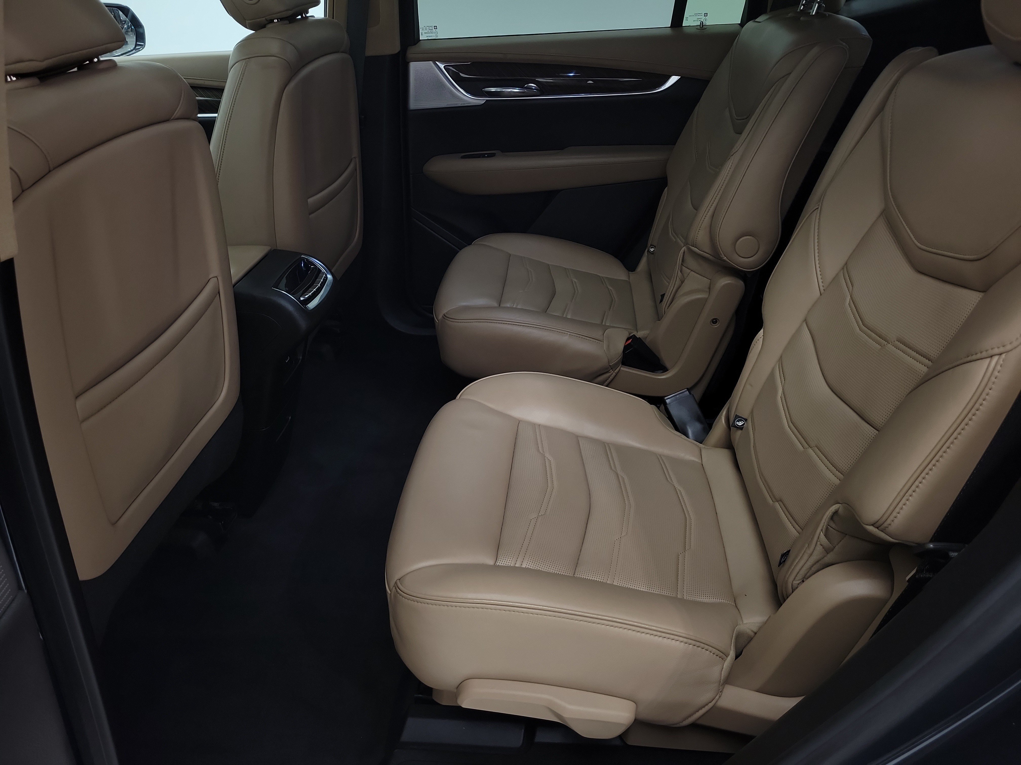 Used 2020 Cadillac XT6 Premium Luxury w/ Platinum Package AWD/4WD image 24