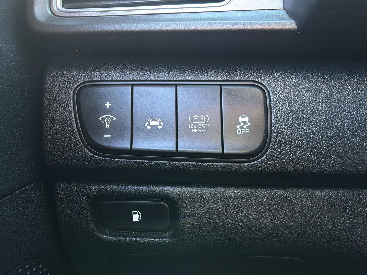 Used 2018 Kia Niro LX FWD image 22