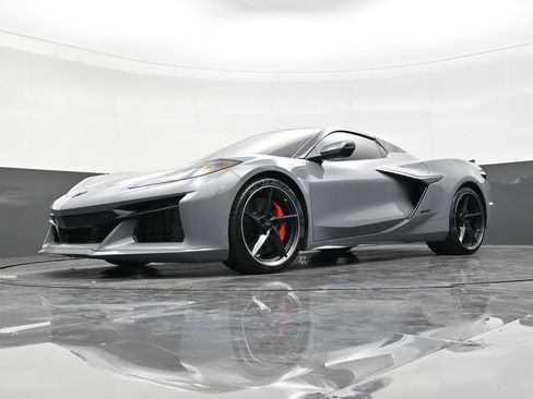 Used 2025 Chevrolet Corvette E-Ray w/ Stealth Interior Trim Package AWD/4WD image 20