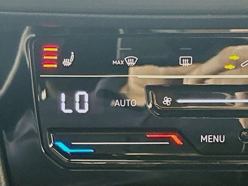 Certified 2025 Volkswagen Jetta Sport FWD image 19