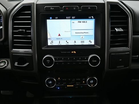 Used 2018 Ford Expedition XLT w/ Equipment Group 202A RWD image 27