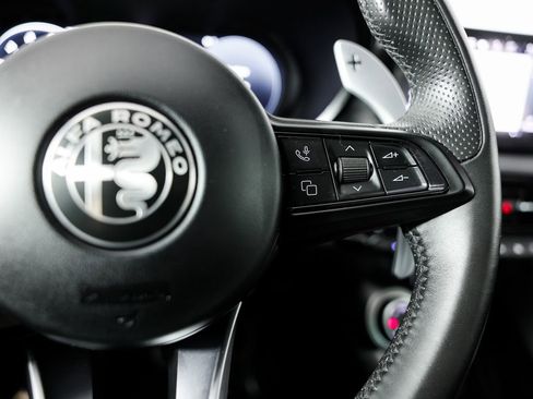 Used 2024 Alfa Romeo Tonale Ti w/ Premium Interior Package image 33