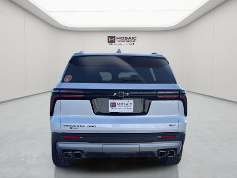 Used 2025 Chevrolet Traverse Z71 w/ Enhanced Driving Package image 6
