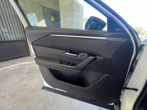 Used 2025 MAZDA CX-50 AWD 2.5 S w/ Premium Package image 18