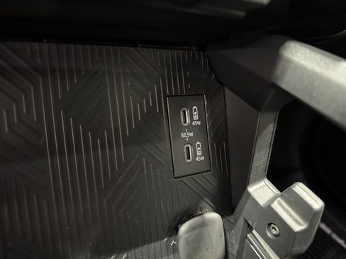 Used 2025 Toyota Tacoma TRD Sport image 14