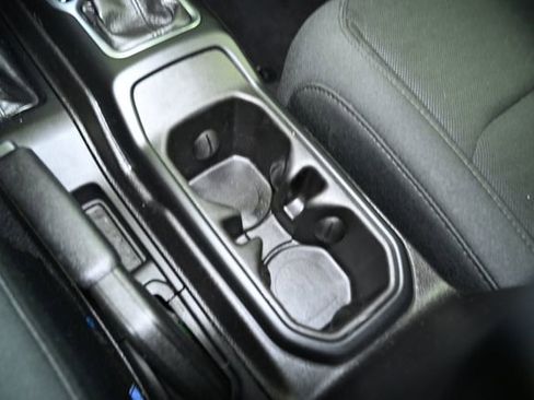 Used 2018 Jeep Wrangler Unlimited Sport S image 32