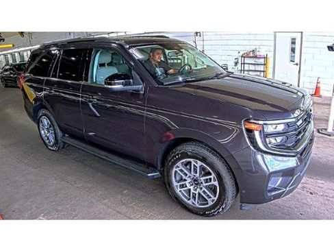 Used 2025 Ford Expedition Active AWD/4WD image 4