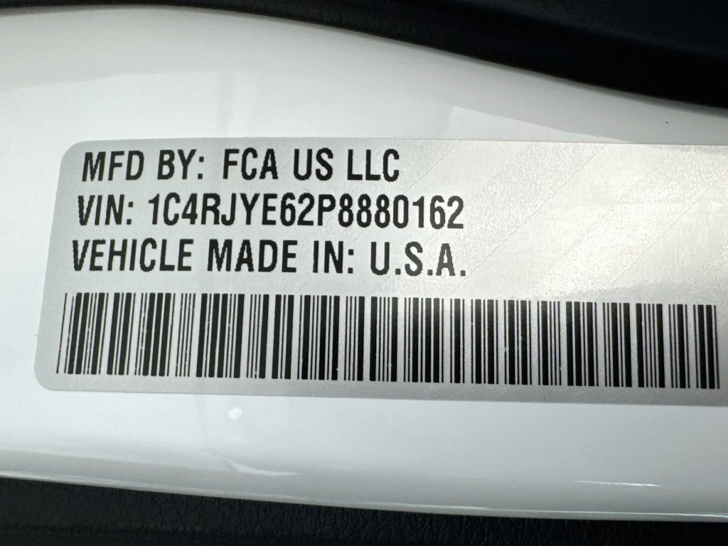 Used 2023 Jeep Grand Cherokee Summit AWD/4WD image 13