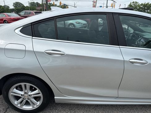 Used 2017 Chevrolet Cruze LT w/ Sun And Sound Package image 43