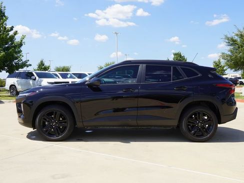 Used 2024 Chevrolet Trax ACTIV w/ Sunroof Package FWD image 6