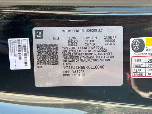 Used 2019 Chevrolet Camaro ZL1 RWD image 32