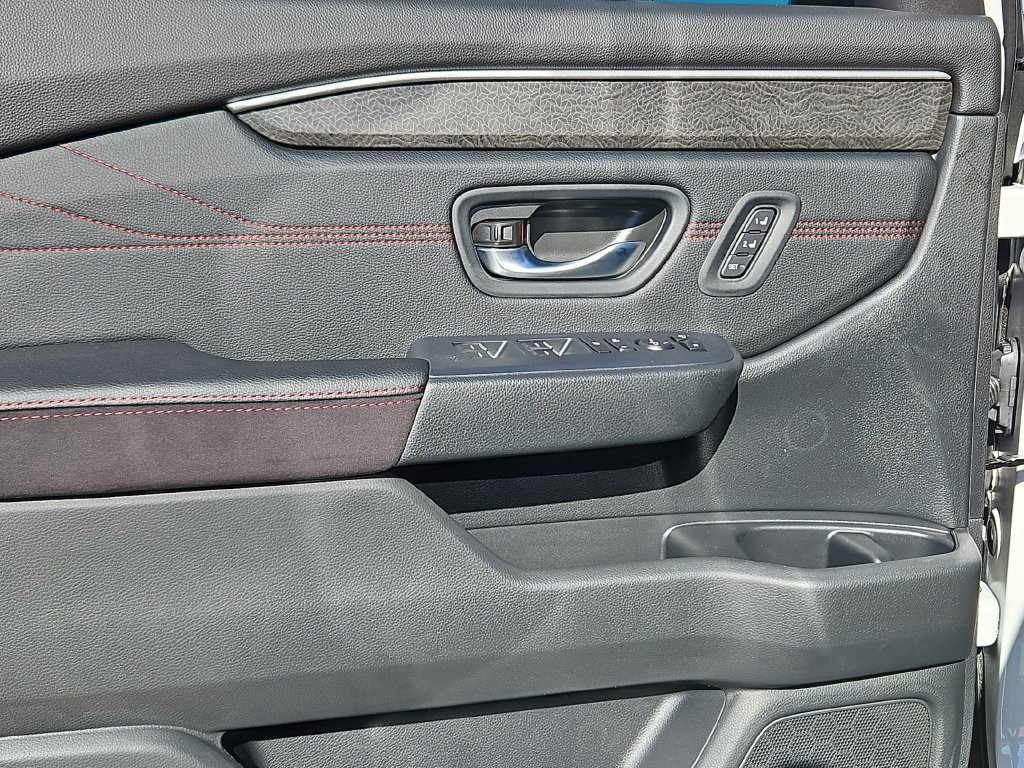 New 2026 Honda Pilot Black Edition image 11