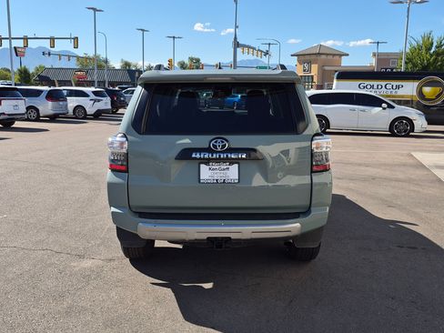Used 2022 Toyota 4Runner TRD Off-Road Premium AWD/4WD image 7