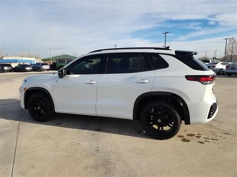 New 2026 Volkswagen Tiguan SE R-Line image 7