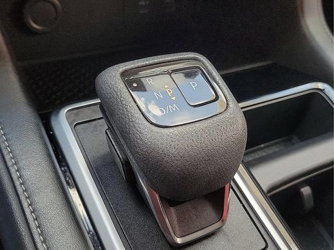 Used 2022 Nissan Pathfinder SL FWD image 27