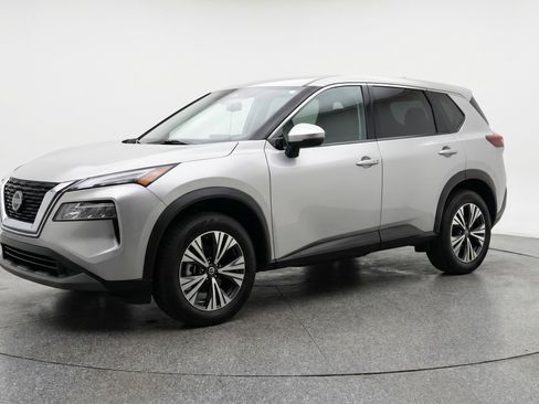 Used 2023 Nissan Rogue SV FWD image 3